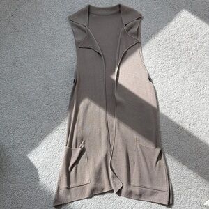 Sleeveless Tan Knit Vest with Pockets